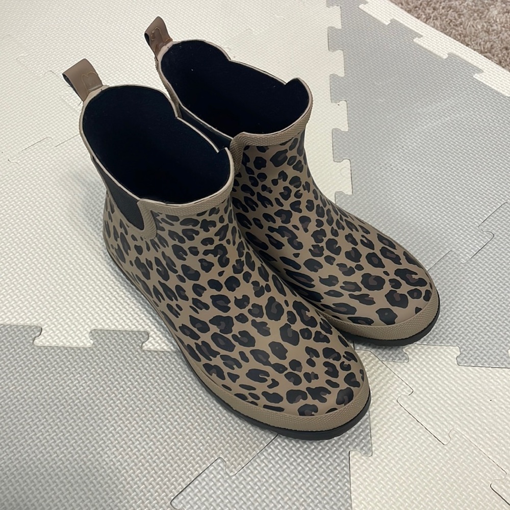 Corkys Rain Boots NWOT